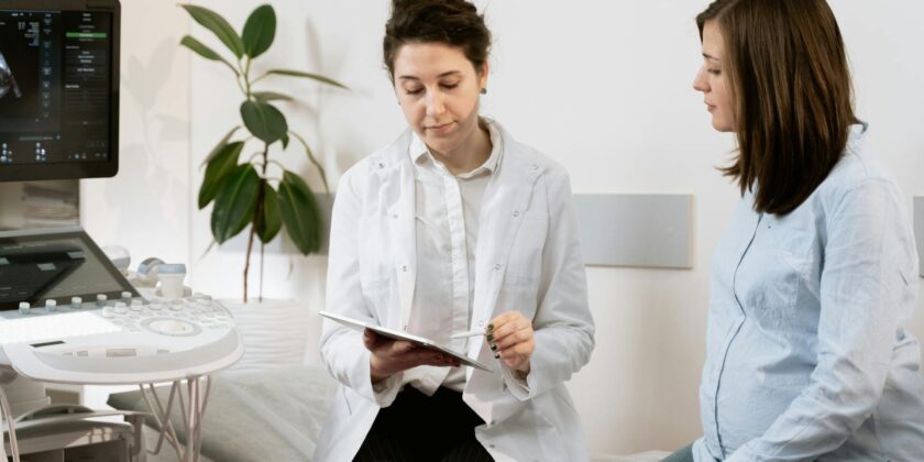 Quando il Ginecologo rileva la Gravidanza: Tempi, Metodi di Diagnosi e Prima Ecografia