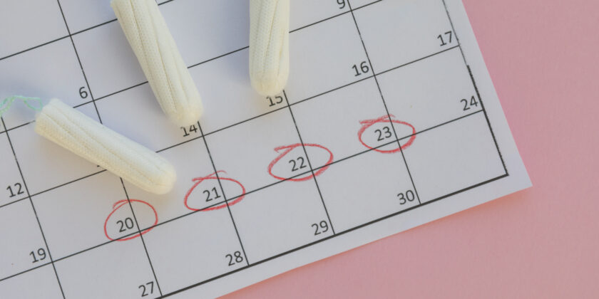 Ciclo mestruale in tilt con il caldo? Ecco cosa succede davvero al tuo corpo: